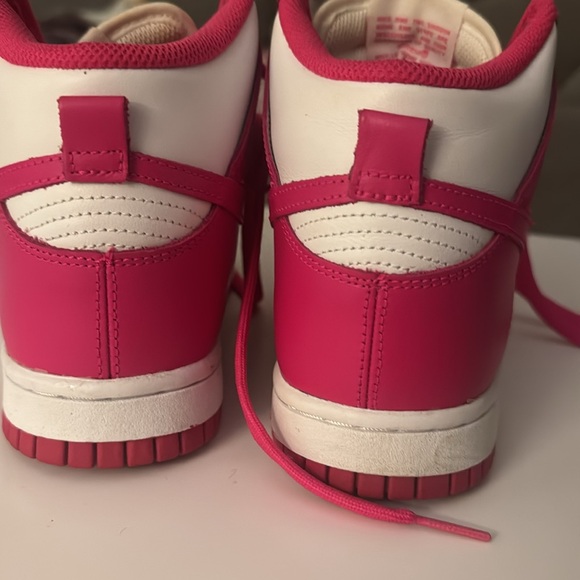 Nike Dunk High Wmns 'Pink Prime’ - Picture 3 of 3